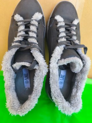 Zapatillas grises de mujer con forro