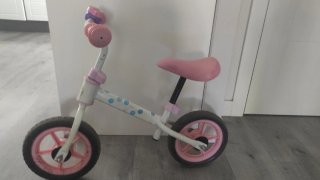 Bicicleta de equilibrio infantil rosa