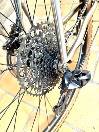Bici Gravel On-One Pickenflick Titanio Talla L