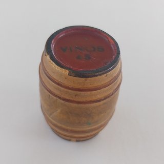 Bidón de madera en miniatura