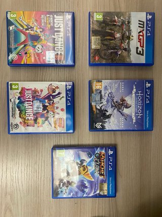 PS4 pro, 2 controller, PS Camera e giochi