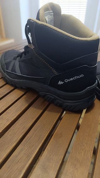 Botas Trekking / Montaña Quechua Negras y Beige
