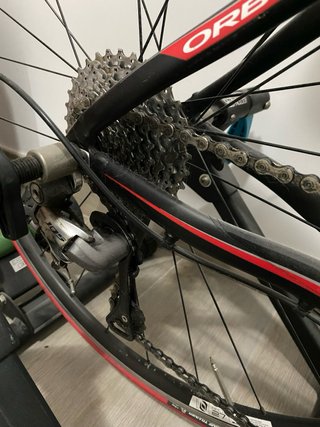 Bicicleta Orbea Avant Negra y Roja