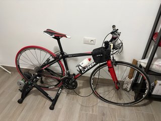 Bicicleta Orbea Avant Negra y Roja