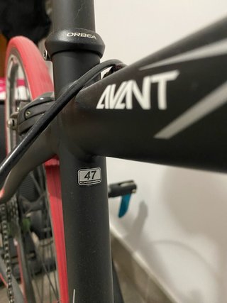 Bicicleta Orbea Avant Negra y Roja