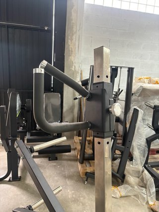 Máquina Press de Pie Carga Variable