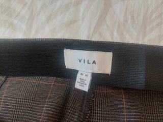 Traje de cuadros VILA gris y naranja