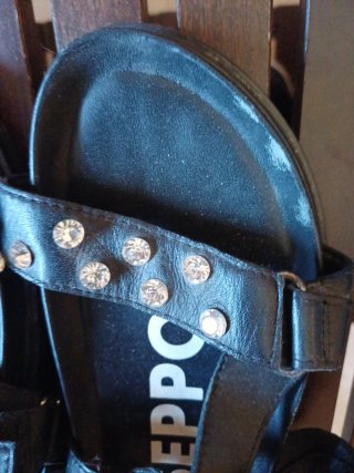 Sandalias Gioseppo negras con pedrería,solo 3 usos