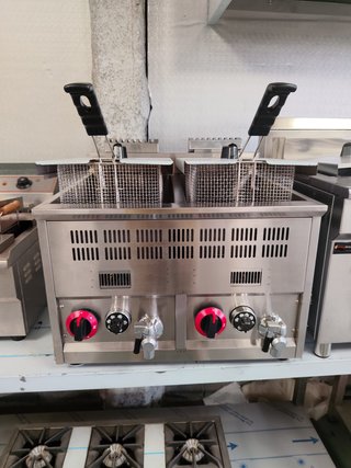 FREIDORA DE GAS / NUEVA