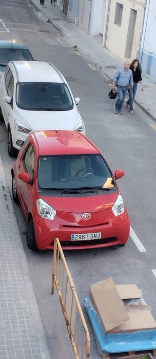 Toyota iQ 1.0 - Ideal para llevar en autocaravana