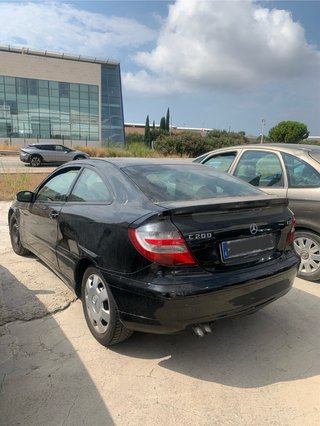 Mercedes-Benz Clase C 2006 AVERIADO