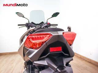 YAMAHA X-MAX 125