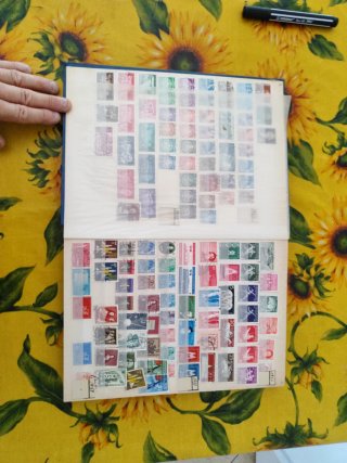 Volume Francobolli DDR 1949-1990