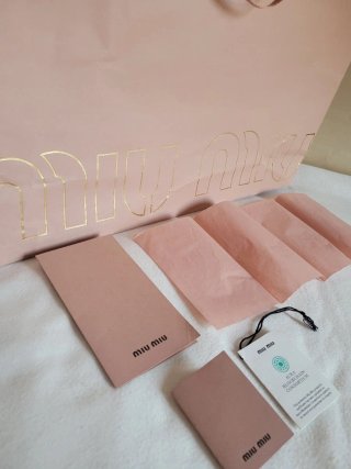 Busta grande Miu Miu rosa