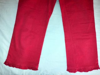 Pantalones rojos con cordones