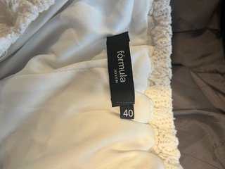 Mono blanco crochet talla 40