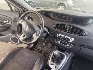 Renault Grand Scenic 2013