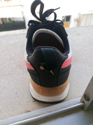 Zapatillas Puma Mujer Negras y Blancas flamantes!!