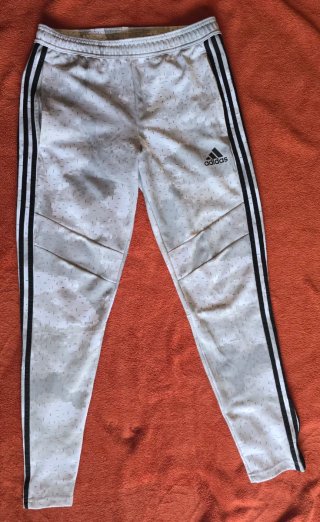 Pantaloni sportivi Adidas grigi e bianchi