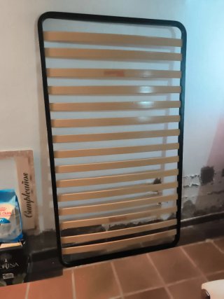Somier de madera y metal