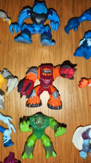 Lote Figuras Gormiti + Pokémon Zekrom