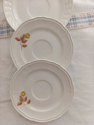 Juego de platos de postre variados