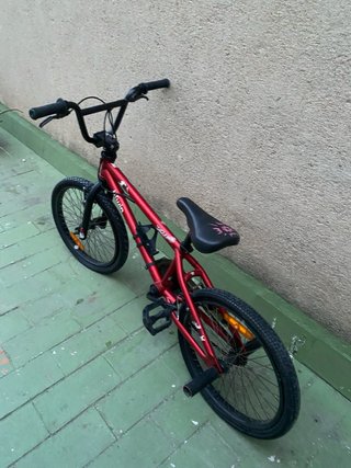 BICICLETA BMX RED MARCA BTWIN