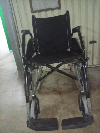 Silla de ruedas plegable