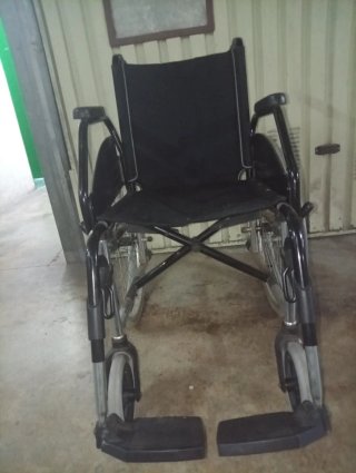 Silla de ruedas plegable