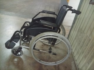 Silla de ruedas plegable