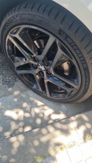 Peugeot 308 2019 mandar whasp o llamar