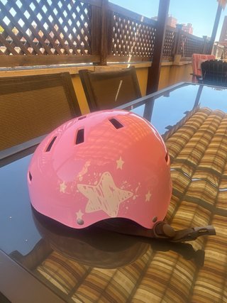 Casco de bicicleta rosa