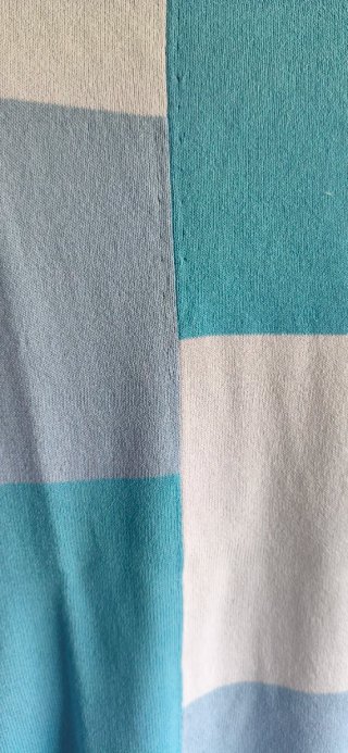 Jersey de bloques de color azul y blanco