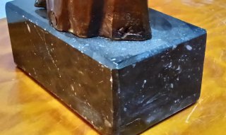 Figura bronce antigua Vendimiadora