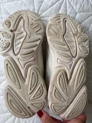 Zapatillas Adidas Ozweego blanca rosa