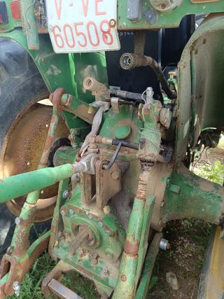 Tractor John Deere 1140V Para finca privada
