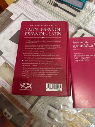 Diccionario ilustrado latín-español/ español-latín