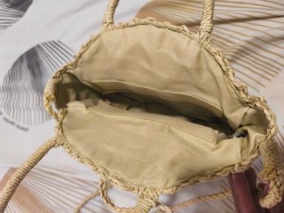 Bolso de paja redondo, outfit verano, playa.