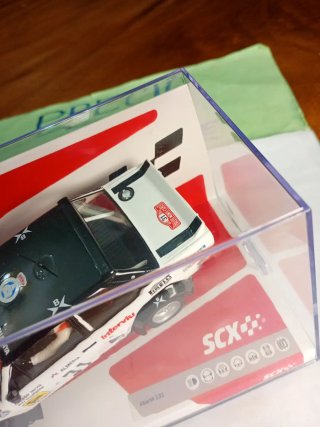Scalextric Fiat 131 Abarth 1:32 S servía