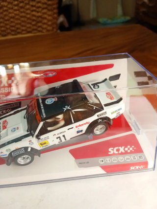 Scalextric Fiat 131 Abarth 1:32 S servía