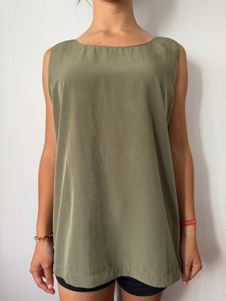 Top verde sem mangas