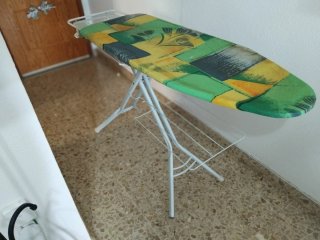 Tabla de planchar con funda colorida cm 123