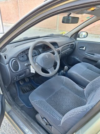 Renault Megane Classic 1.6 16V 110 CV