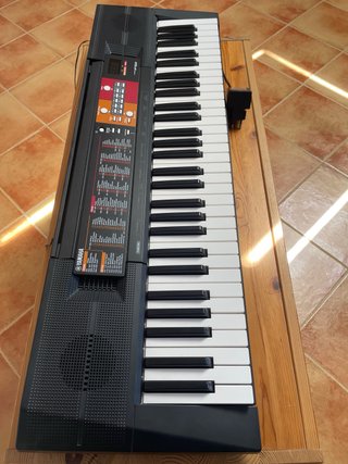 Teclado Yamaha PSR-F51