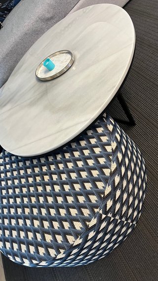 Sofá y mesa de alta calidad