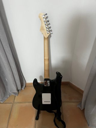Guitarra Eléctrica Negra + Amplificador+Atril