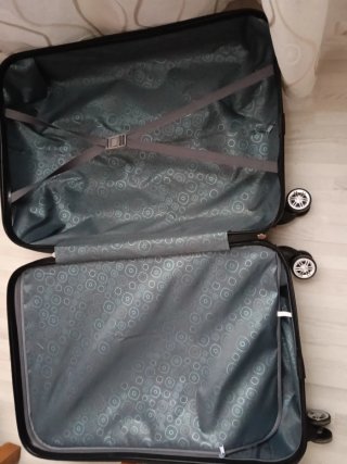 2 Maletas Grandes Negras Casi Nuevas, 15 cada 1.