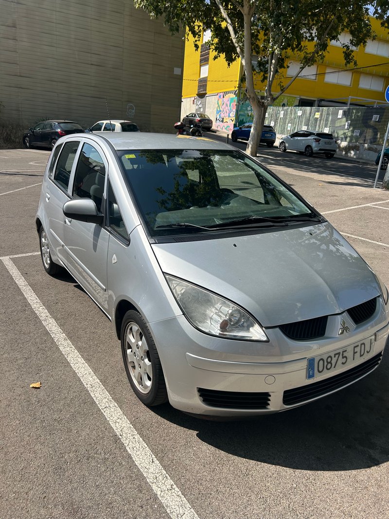 Mitsubishi Colt 2007 - foto 1