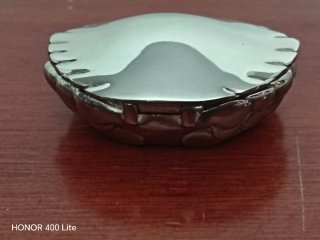 Pastillero metal con forma de cangrejo