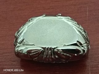 Pastillero metal con forma de cangrejo
